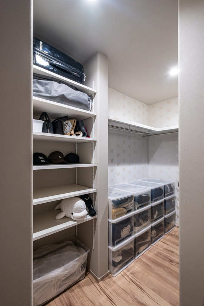 賃貸時代との違いを日々感じる、光と開放感に包まれた暮らし｜エントランス収納　ウォークインクローゼット｜富士市 注文住宅｜イデキョウホーム